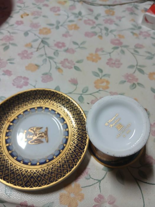 Chavena com pires  -Museu da Porcelana 1999.