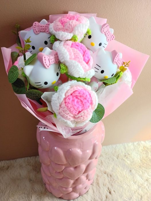 Różowy bukiet Hello Kitty