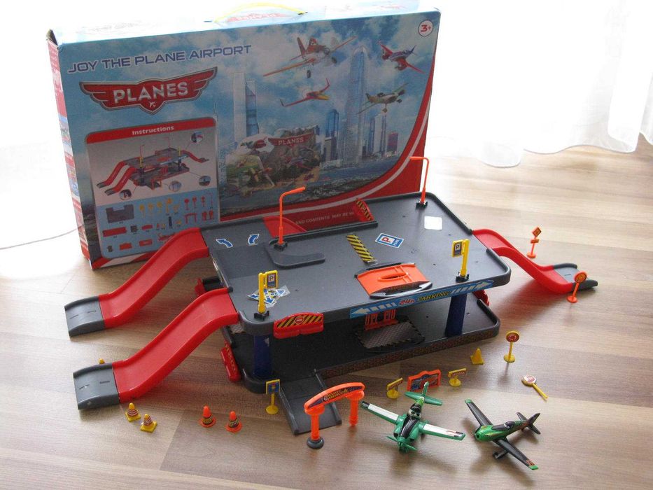 Disney Planes, Samoloty - garaż, lotnisko