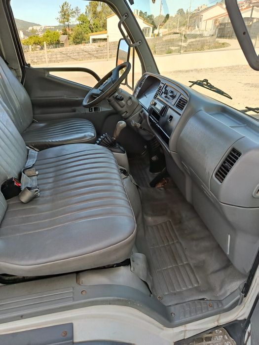 Mitsubishi Canter 7 lugares