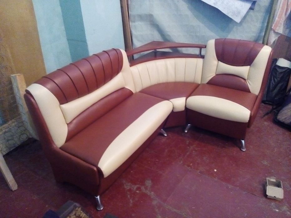 Ремонт мягкой мебели. Большой выбор ткани. Фурнитура.