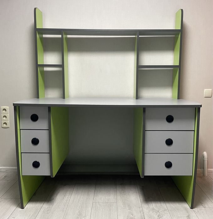 Стол письменный