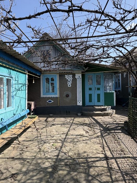 Будинок з земельною ділянкою
