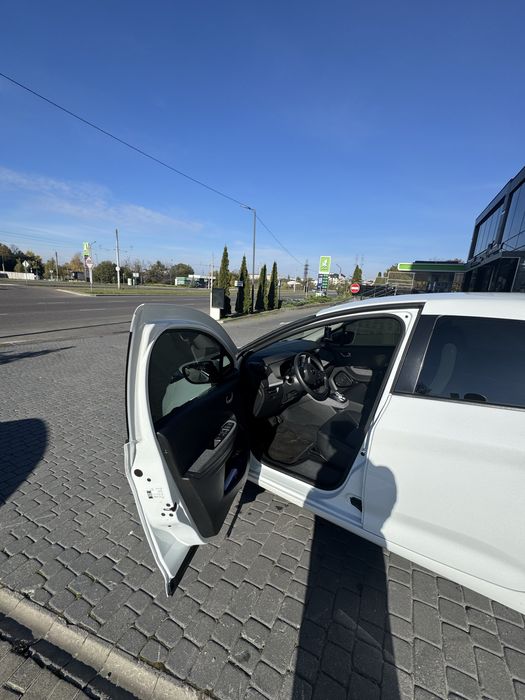 Рено Zoe Рено Зоя