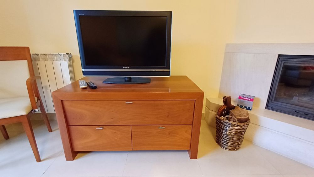 Móvel TV em cerejeira