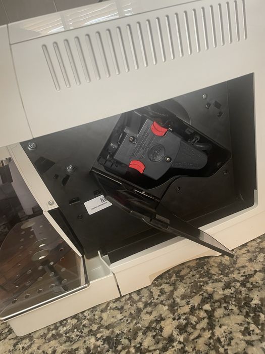 Máquina de Café DeLonghi Magnifica Start ECAM220.20.W