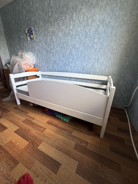 Ліжко з матрацом