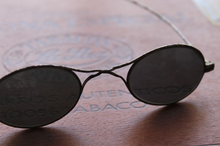 òCulos de sol muito antigos