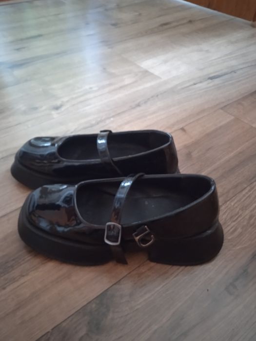 Туфлі Мері стильні