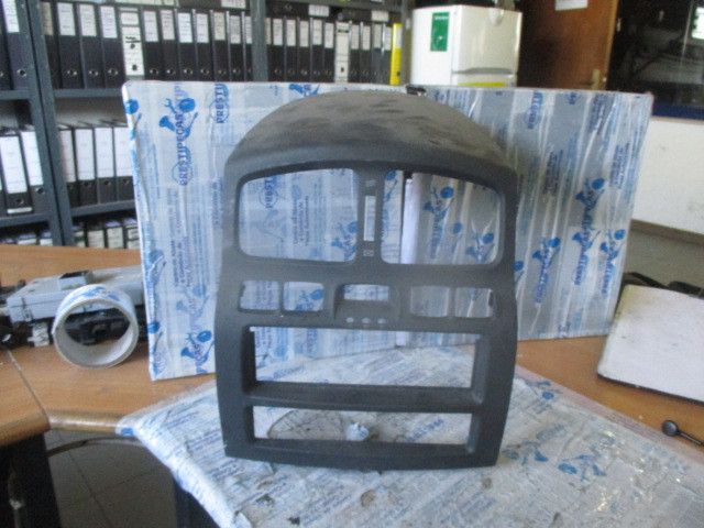 Moldura da consola central / rádio / aro HYUNDAI Santa Fé I (SM)