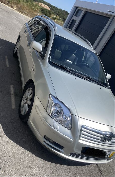 Toyota avensis 2.0 em perfeito funcionamento