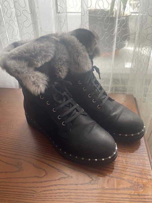 Чобітки шкіряні в гарному стані