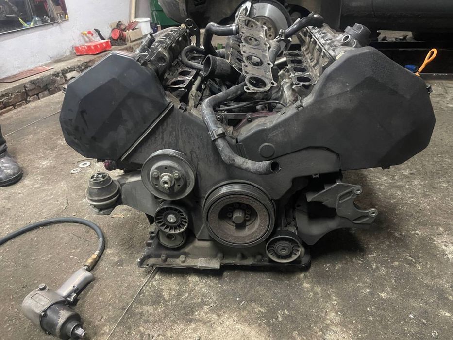 Продам двигун від Ауді А8 Д2 3.7