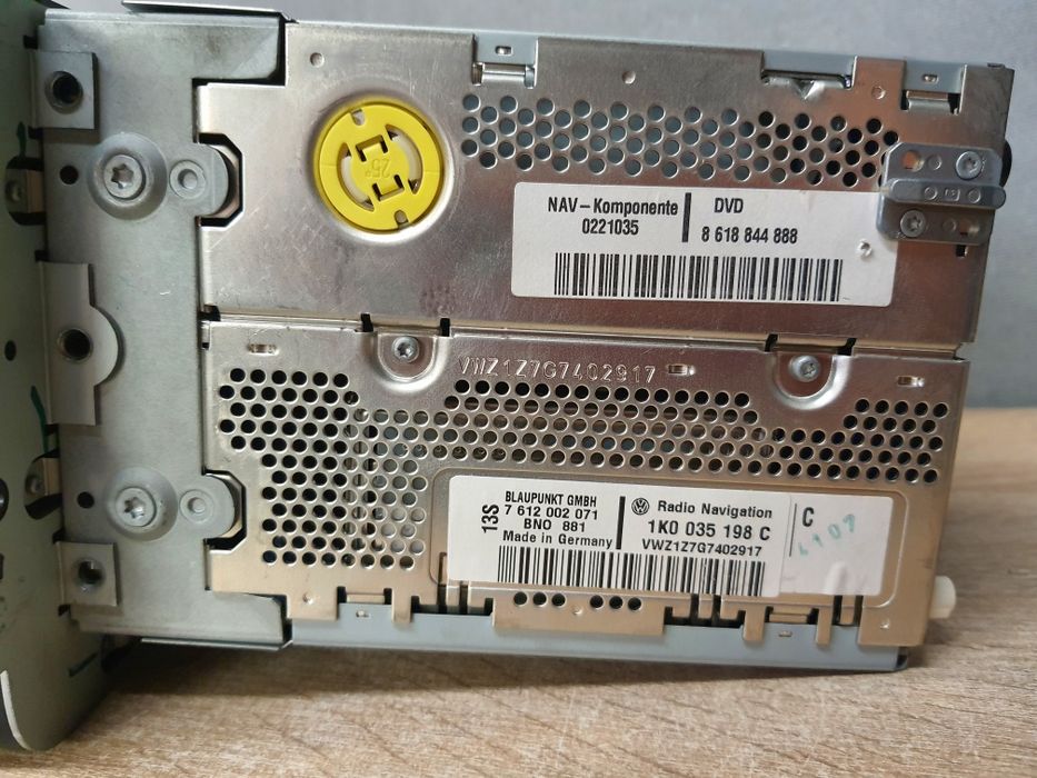 Radio samochodowe Volkswagen VW DVD Navigation 2din / Touran Passat b6 Golf 5 Caddy Passat b6 Golf plus Czarne zadbane