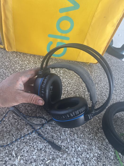 Fone gamer skiller em perfeitas condiçoes , com marcas de uso