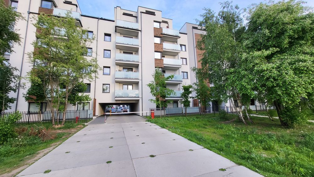 Wynajmę Miejse Postojowe przy ul. Hallera 32A/B/C. Wodna Dolina, Forum Polecam!!! - Widok 2