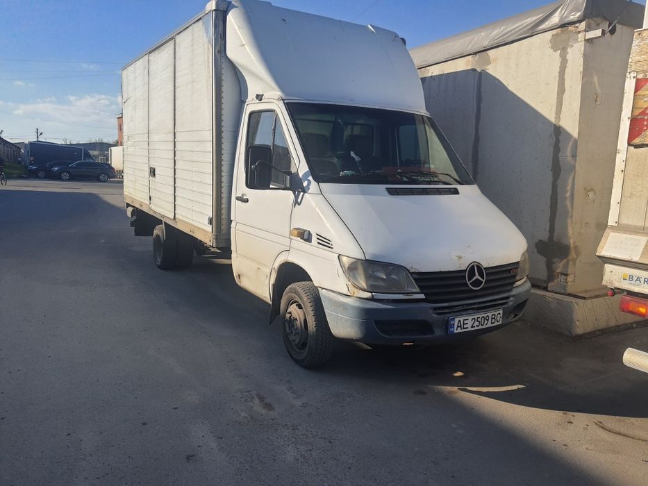 Mercedes-Benz Sprinter 411 будка с ГИДРОБОРТОМ (Кат. B) • 2000г. • 2.2 CDI