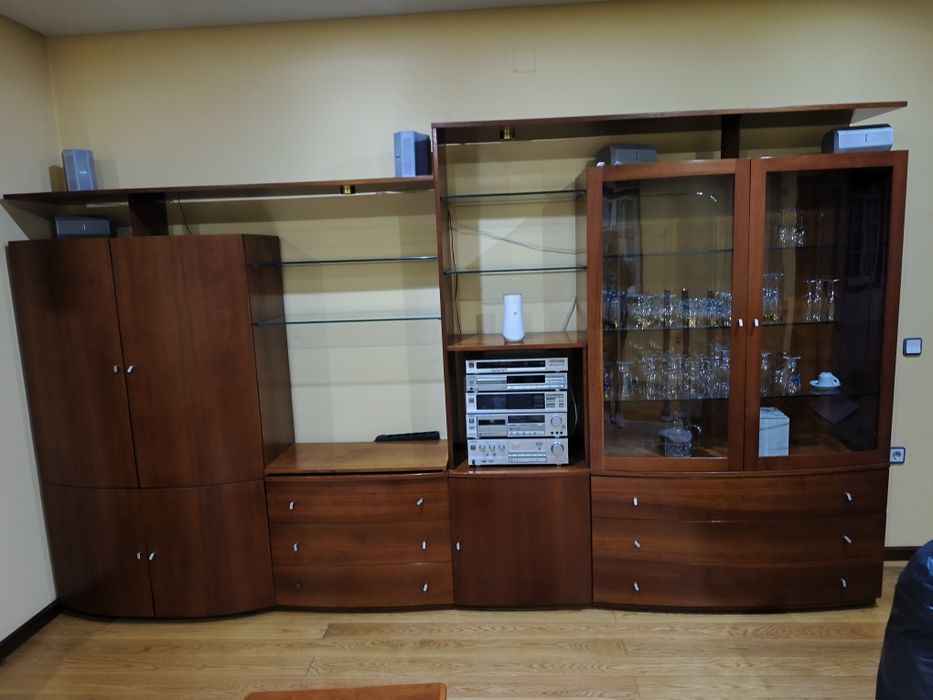 Móvel de sala em cerejeira