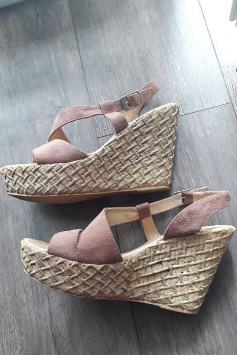 Lasocki Sandały naturalna skóra koturny pudrowy róż/39 Jak nowe