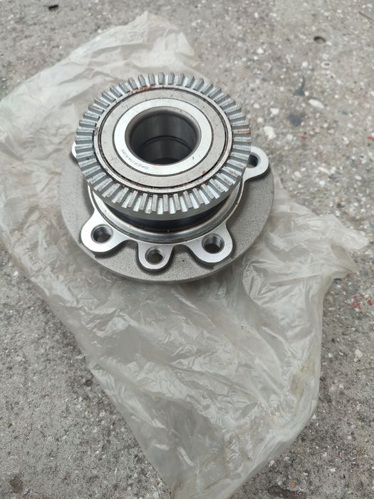 Ступица передняя Opel Omega A