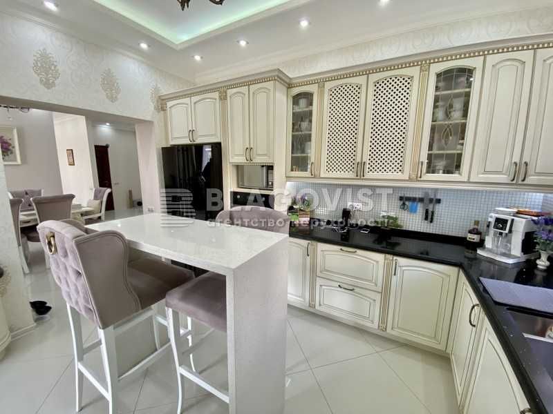 Новообуховская трасса КГ GreenWood -Дом 325 м кв  12 соток