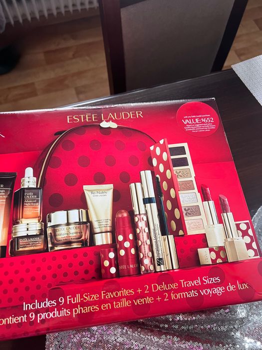 Estee Lauder kosmetyczka z kosmetykami