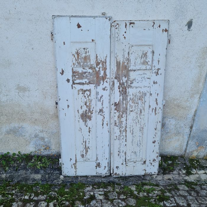 Portadas de madeira maciça para janelas