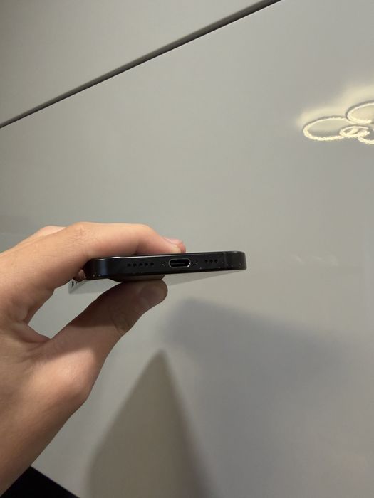 Apple iPhone 16 Pro 256GB Black Titanium ФИЗ-SIM 87% АКБ