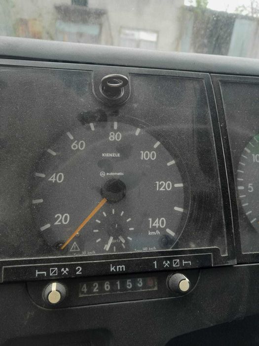 samochód ciężarowy HDS Mercedes- Benz/814 D