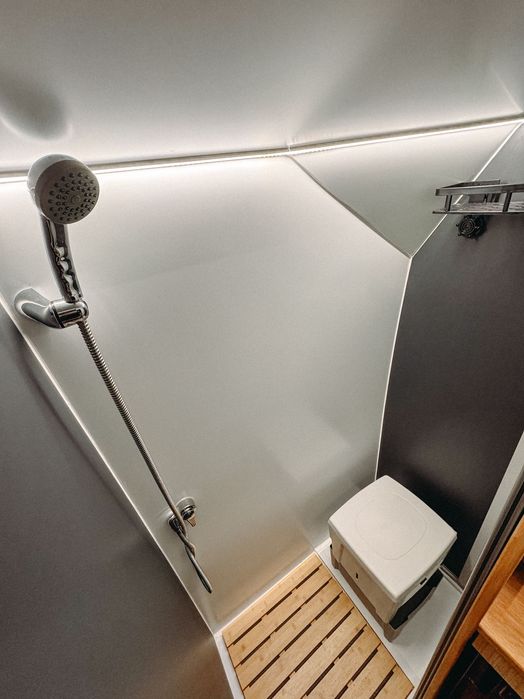 Campervan Autocaravana Ford Transit, autónoma, Conversão a estrear