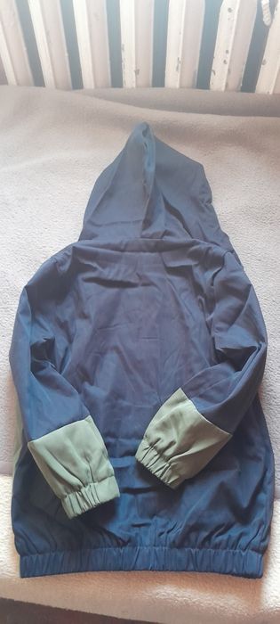 Продам легкую мягенькую курточку