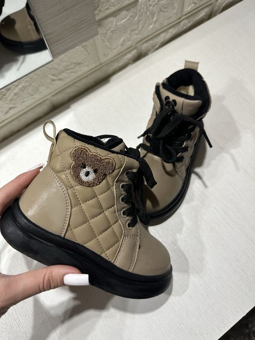 Зимові боти ,стан 10/10 устілка 18см 29 розмір