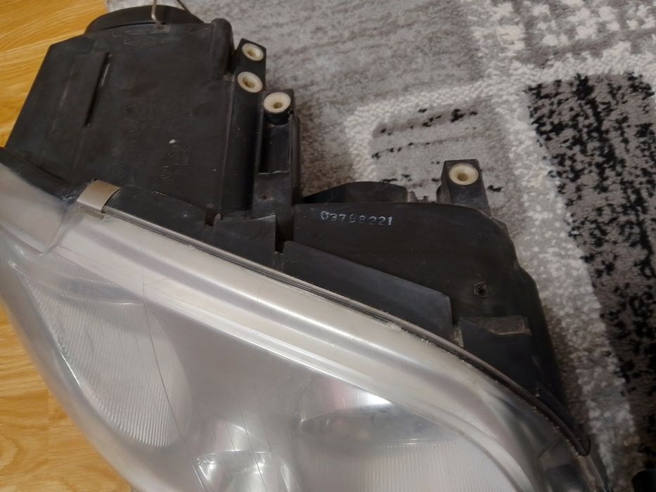 Фари на volkswagen caddy