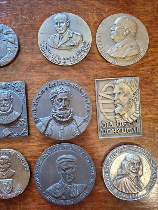 9 medalhas antigas  Camões diamantino vizeu  cuf etc