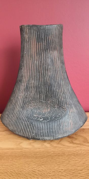 Decorative jug64750800694786120