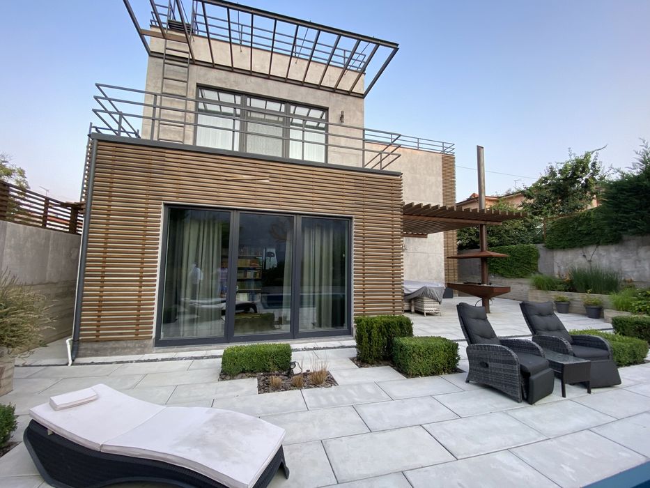 Продаю стильный 300м2 дом в центре