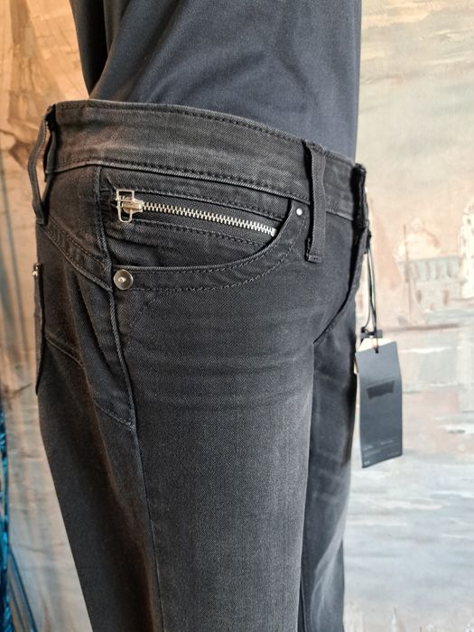 Чорные джинсы Levi's