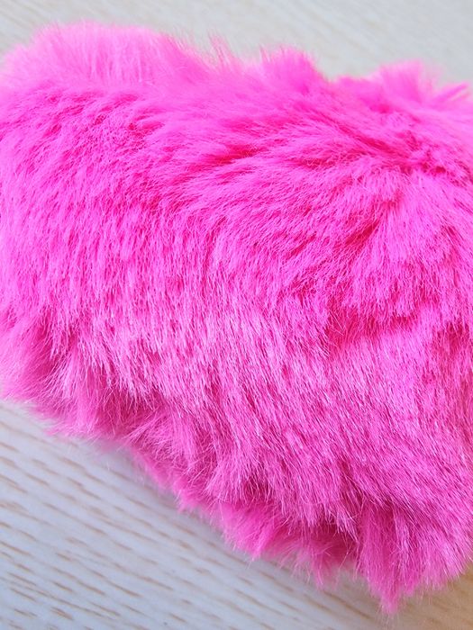 Porta-Chaves Pompom Rosa Coração Peluche