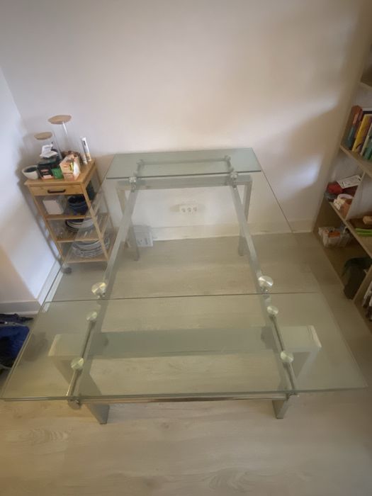 Mesa de jantar em vidro