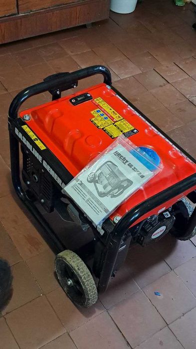 Генератор бензиновий однофазний HECHT GG 3300W