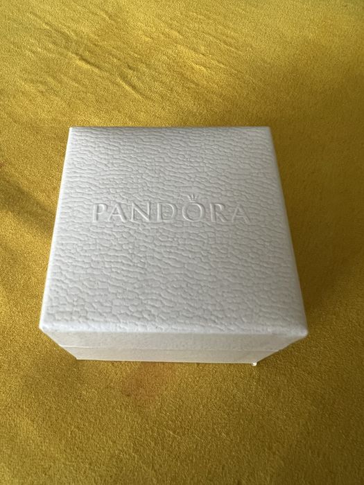 Серьги Pandora «Сияющее сердце»