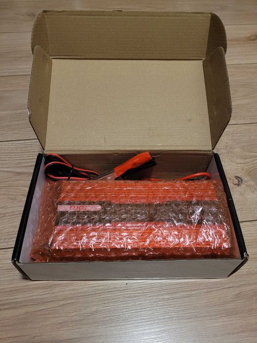 Перетворювач напруги / інвертор 12 на 220 (UKC KC-1000D)