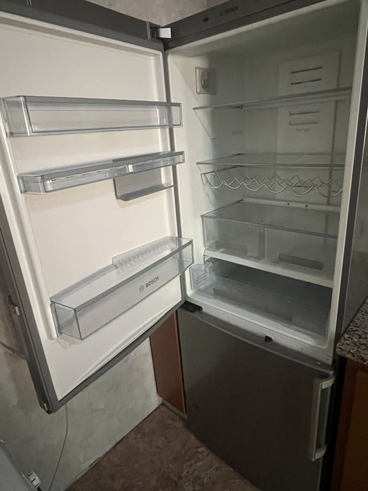 Frigorífico Combinado Bosch No Frost Inox – cerca de 70 cm – Bom estado