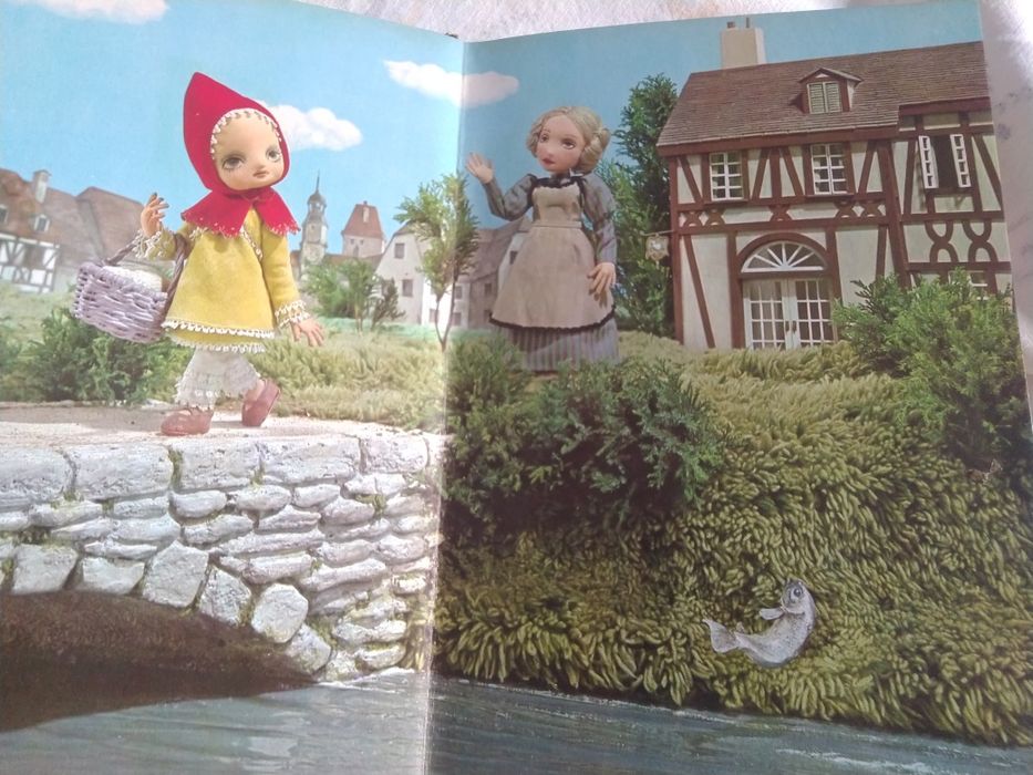 Livro infantil , Chapéuzinho Vermelho, dos Irmãos Grimm, antigo