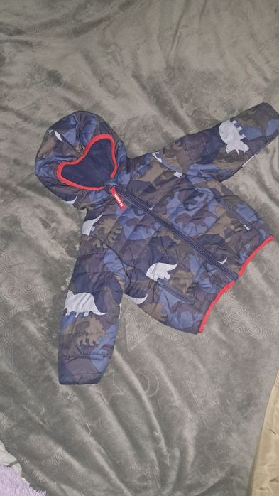 Куртка на мальчика на 9-12 месяцев