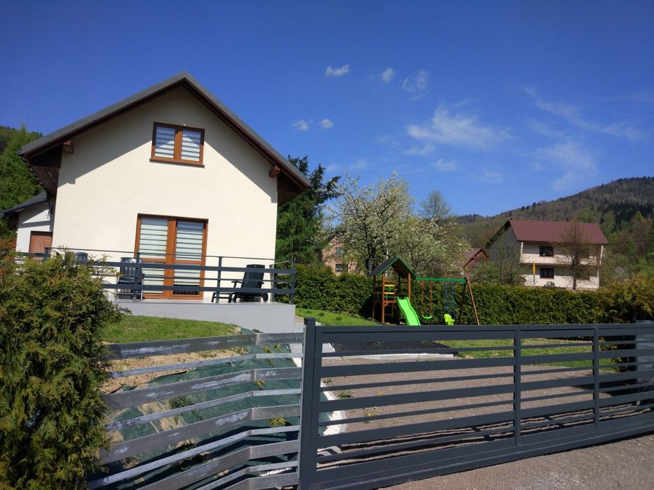 Apartamenty Pokoje w ofercie również domek