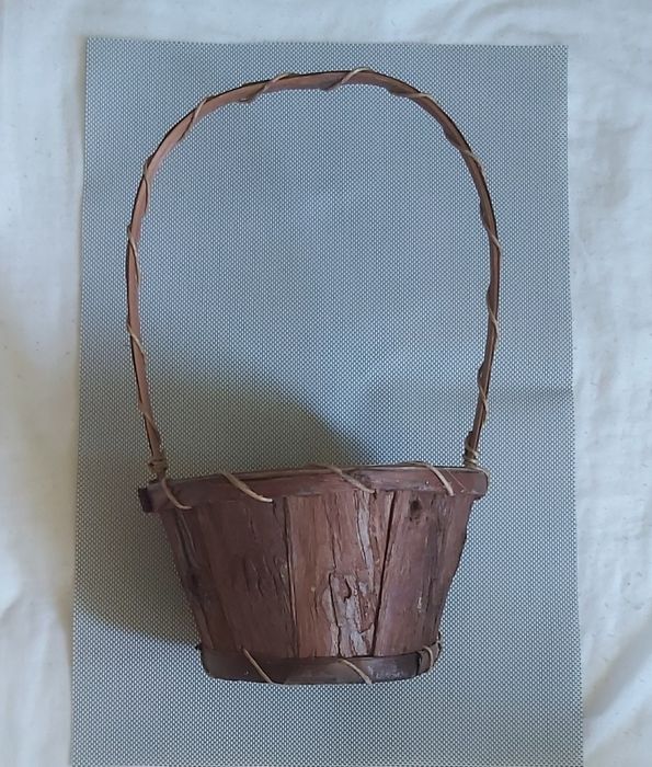 Koszyk z drewna drewniany brązowy kosz naturalny