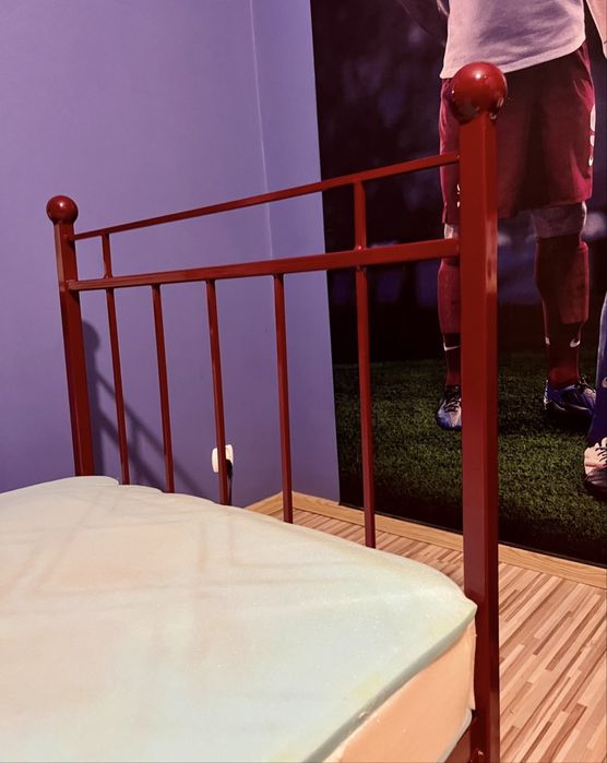 Łożko metalowe 90x200 + lampa sufitowa