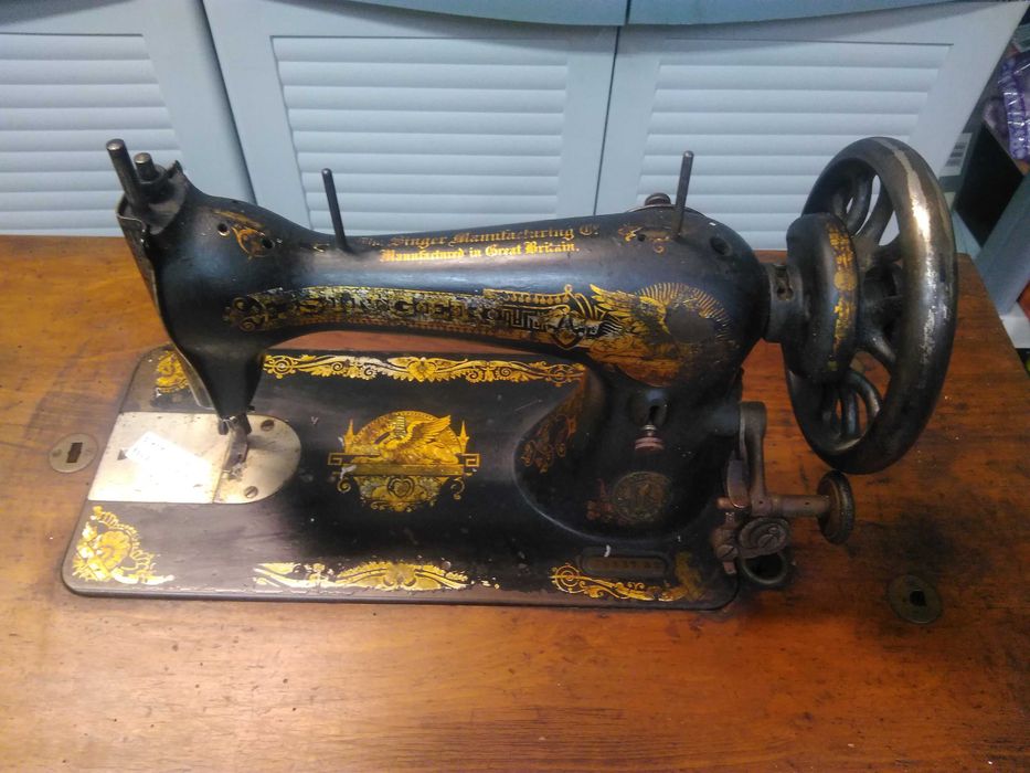 Maquina costura Singer.
