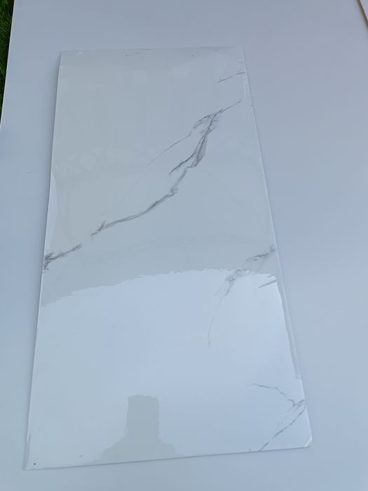 Panele ścienne dekoracyjne marmur + izolacja 50x30 cm – zestaw 50 sztuk